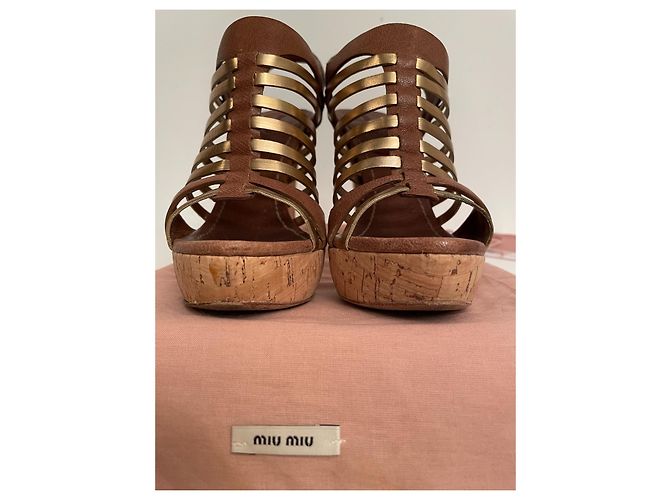 Sandali Miu Miu in pelle beige e oro D'oro - vista 6