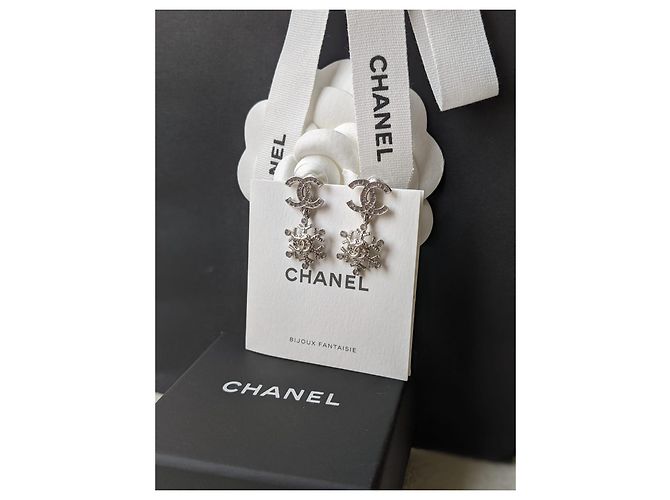 Chanel CC A19B Orecchini SHW Fiocco di Neve Argento - vista 4