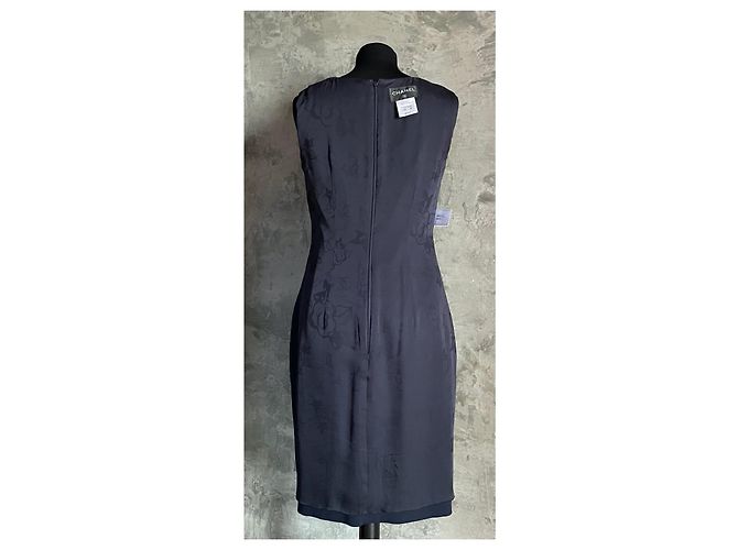 Vestido sin mangas azul marino Chanel de viscosa - vista 13