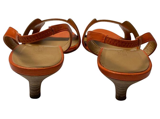 Birkin Hermès Hermes Ottomane Slingback Kitten Heels aus orangefarbenem Leder - Ansicht 4