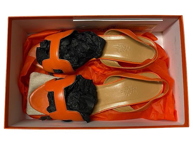 Birkin Hermès Hermes Ottomane Slingback Kitten Heels aus orangefarbenem Leder - Ansicht 9