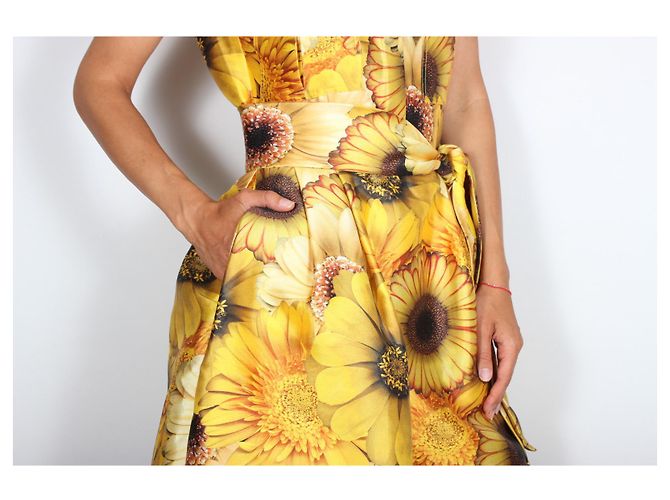 Autre Marque Naeem Khan Kleid mit Sonnenblumen. Gelb - Ansicht 4