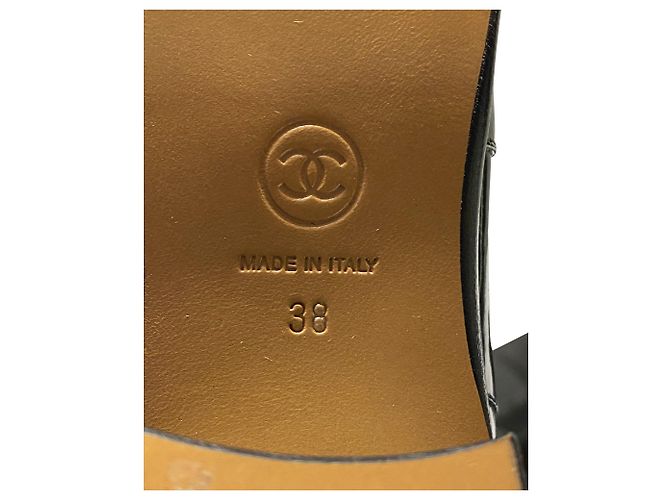 Bottines Chanel en Vernis Noir - vue 8