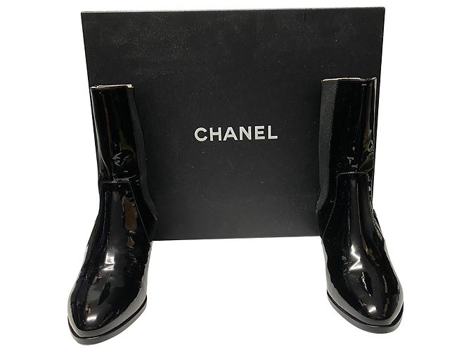 Bottines Chanel en Vernis Noir - vue 9