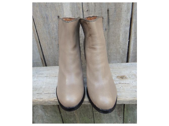 Stivaletti Chloé in pelle grigia e beige 39,5 Grigio - vista 4