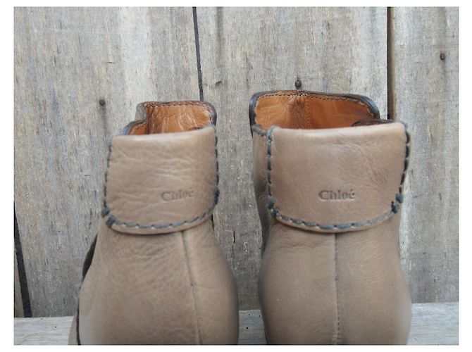 Stivaletti Chloé in pelle grigia e beige 39,5 Grigio - vista 6