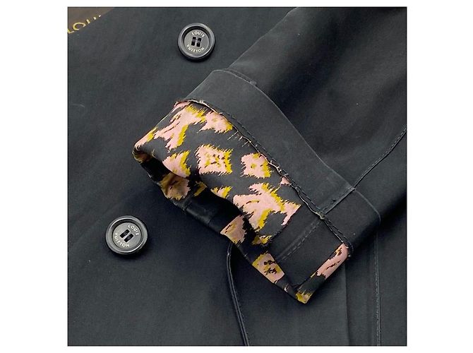Mackintosh de Louis Vuitton x Stephen Sprouse en algodón engrasado negro - vista 4