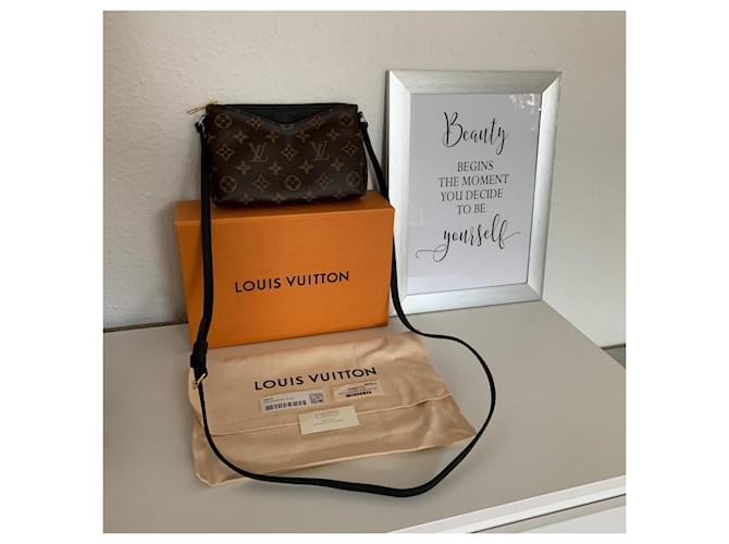 Louis Vuitton Pallas Marrone - vista 3