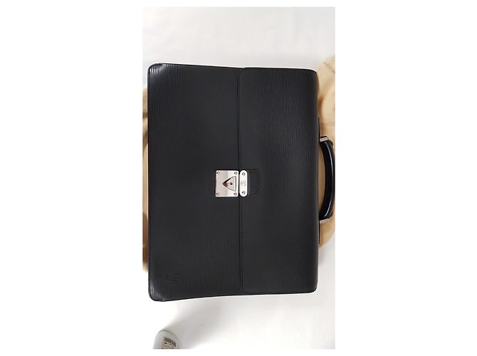 Louis Vuitton Neo Robusto 1 Valigetta in Pelle Epi Nera Nero - vista 7