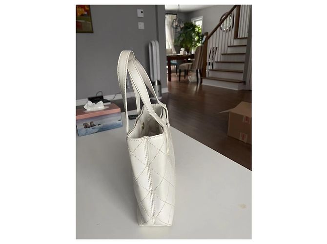 Coco Handle Chanel small Surpique Tote White - view 11