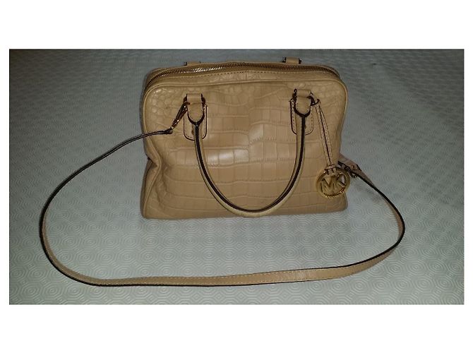 Borsa Michael Kors in pelle vernice beige effetto coccodrillo - vista 3