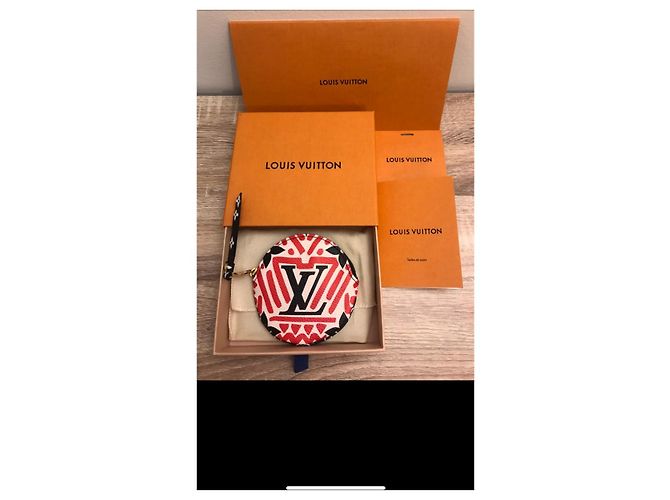 Cartera redonda Louis Vuitton Crafty Beige - vista 2
