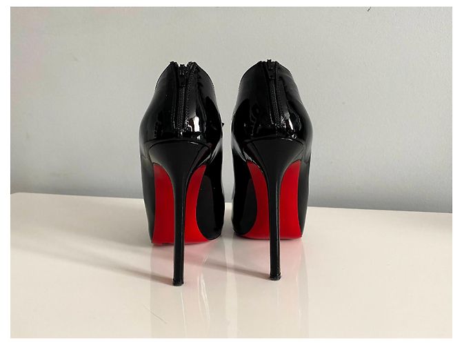 Tacchi Christian Louboutin. Nero - vista 8