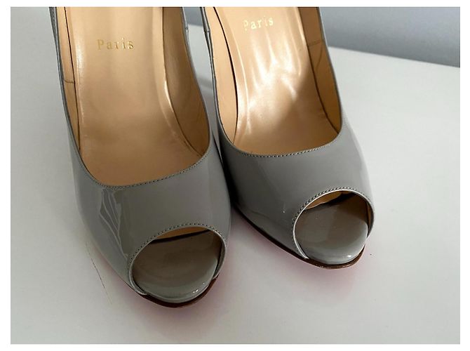 Tacchi Christian Louboutin. Grigio - vista 5