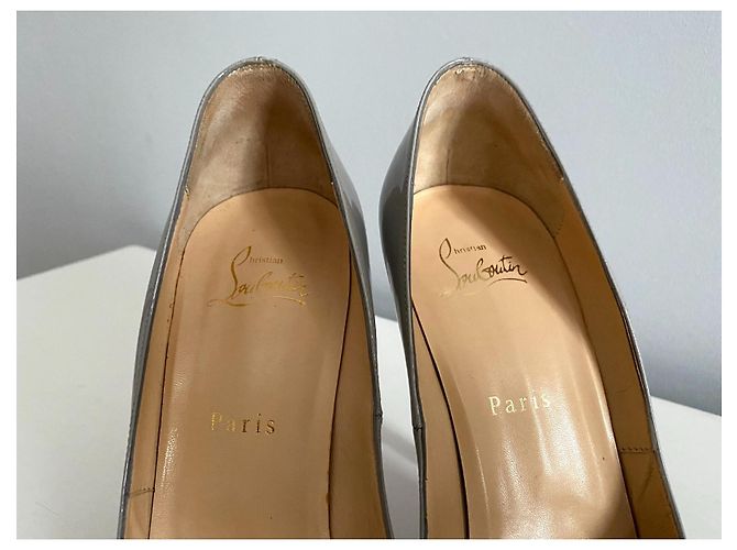 Tacchi Christian Louboutin. Grigio - vista 6