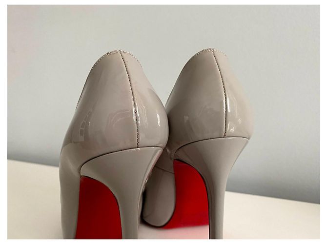 Tacchi Christian Louboutin. Grigio - vista 7