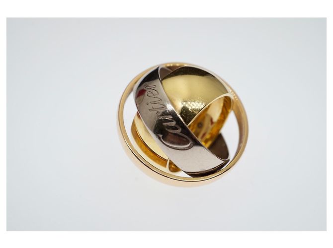 Love Anello rotante tricolore Cartier Trinity 18K rosa bianca e oro giallo Gold hardware - vista 3