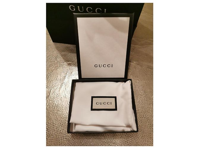 Gucci llavero accesorio para bolso modelo G dorado acero - vista 5