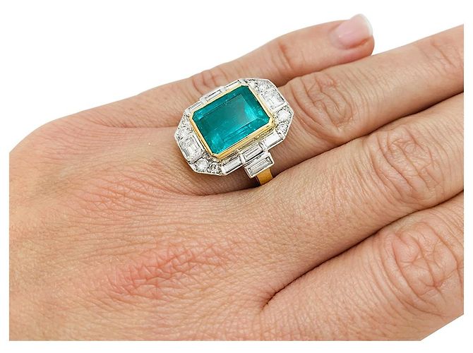 inconnue Anello con due smeraldi in oro e diamanti. - vista 9