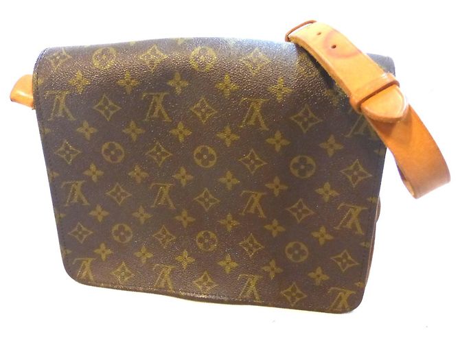 Louis Vuitton MONOGRAMA DO CARTUCHO GM Marrom - vista 4