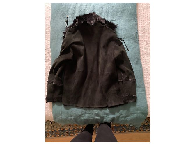 Autre Marque Chaqueta de piel con capucha extraíble. Negro - vista 3
