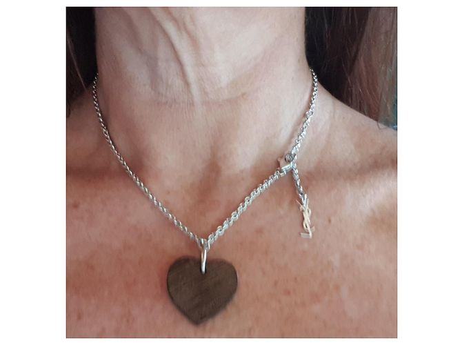 Yves Saint Laurent Herzanhänger aus Holz und Silber 925 - Ansicht 3