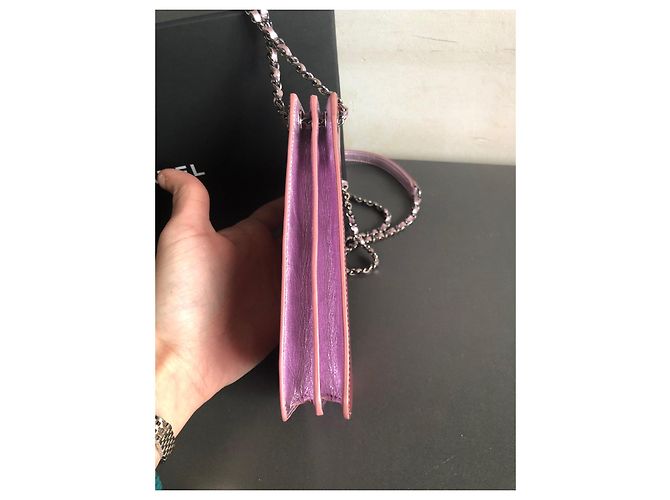 Boy Custodia telefono Chanel Petit rosa in vernice - vista 4
