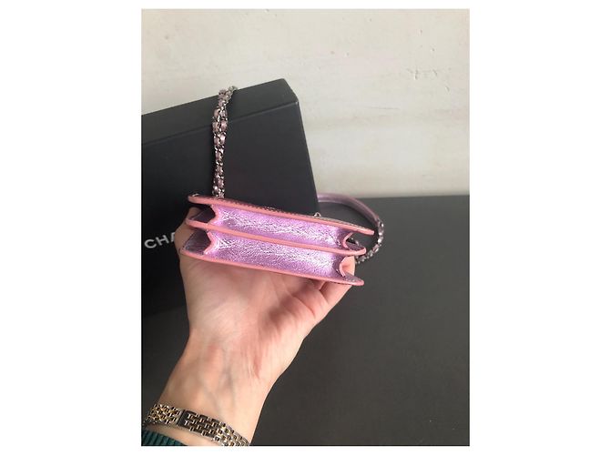 Boy Custodia telefono Chanel Petit rosa in vernice - vista 5