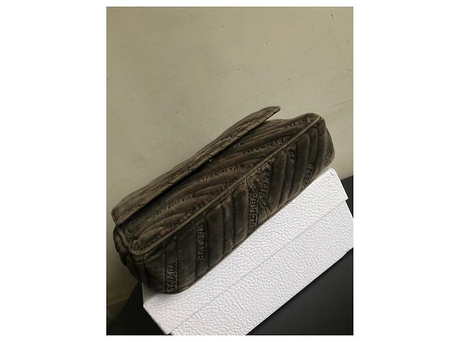 Borsa a mano Balenciaga BB on chain velluto grigio scuro Grigio antracite - vista 3