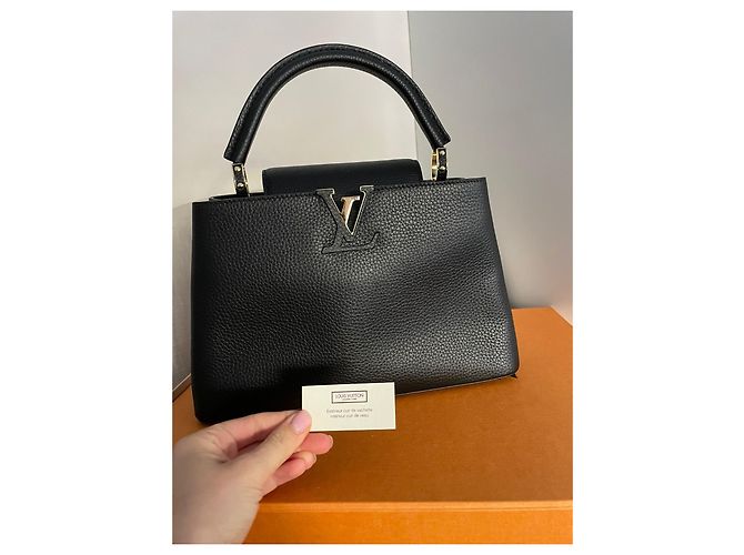 Bolso Louis Vuitton Capucines Model Negro - vista 14