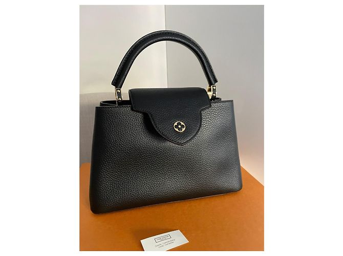 Bolso Louis Vuitton Capucines Model Negro - vista 5