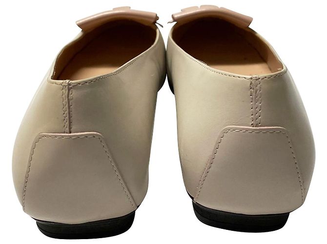 Tod's Mokassin-Flats aus cremefarbenem Leder Weiß Roh - Ansicht 4