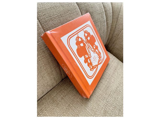 Libro Pop-up Hermès Diseños de Fulares Naranja - vista 4