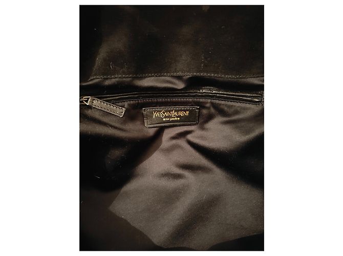 Borsa Yves Saint Laurent Downtown in vernice nera Nero - vista 3