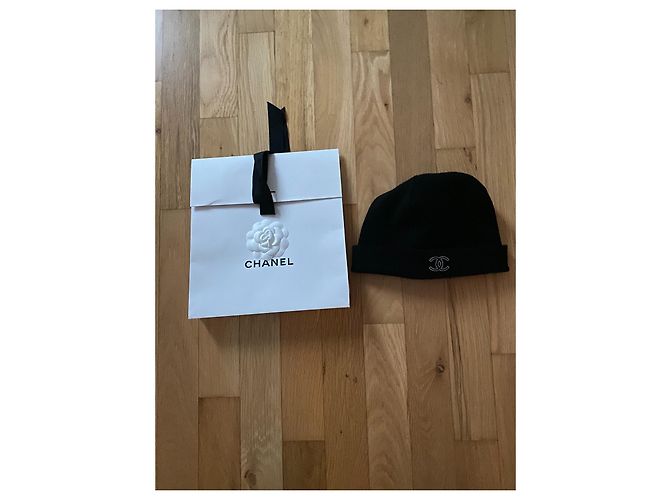 Cappello Chanel in cashmere nero - vista 3