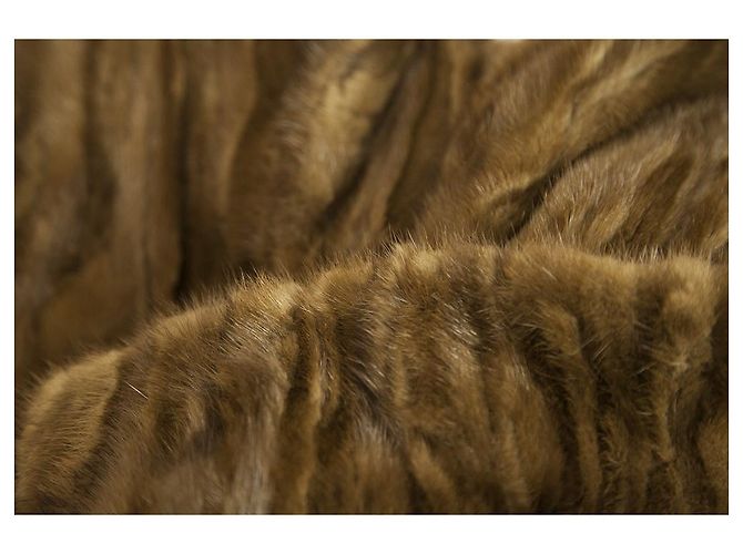 Autre Marque LALTRAMODA Veste Cardigan en Fourrure de Vison Marron Chocolat Taille 44 W. Ceinture en cuir mince Marron clair - vue 4