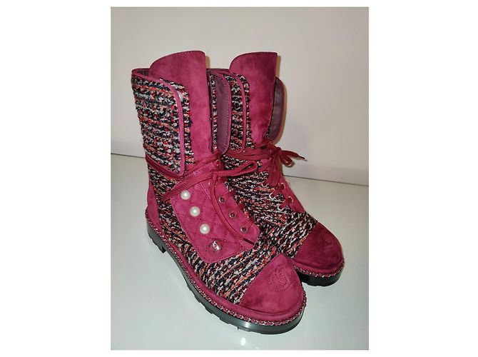 Chanel verde 18K Stivaletti stringati in pelle scamosciata con catena di perle e logo ROSA - vista 11