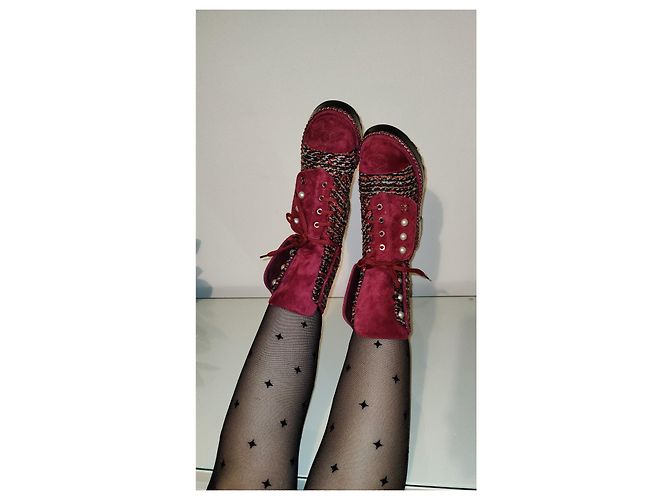 Chanel verde 18K Stivaletti stringati in pelle scamosciata con catena di perle e logo ROSA - vista 14