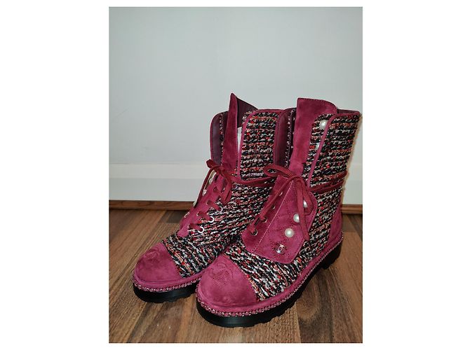 Chanel verde 18K Stivaletti stringati in pelle scamosciata con catena di perle e logo ROSA - vista 4