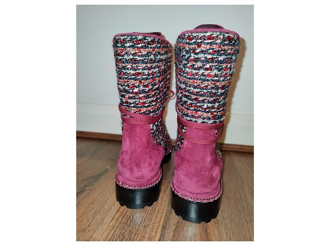 Chanel verde 18K Stivaletti stringati in pelle scamosciata con catena di perle e logo ROSA - vista 7