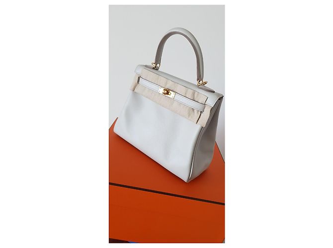 Hermès Kelly 25 Swift grigio perla - vista 3