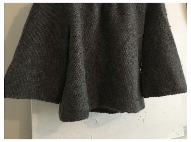 Ba&Sh 70% Wolle 30% Alpaka. Size 1. In einwandfreiem neuwertigem Zustand. Grau Anthrazitgrau - Ansicht 10