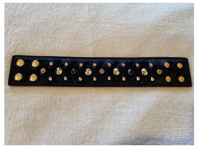 Pulseira de punho de couro com prisioneiro dourado Swarovski de cabelo de bezerro preto MCM - vista 2