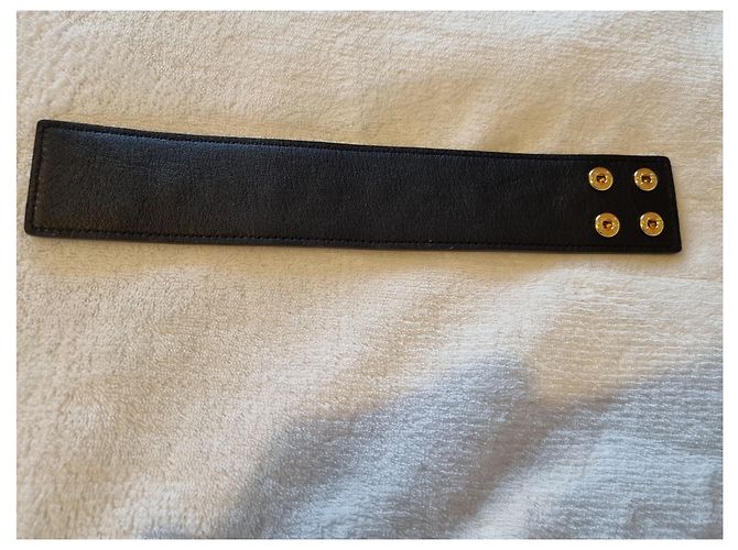Pulseira de punho de couro com prisioneiro dourado Swarovski de cabelo de bezerro preto MCM - vista 5