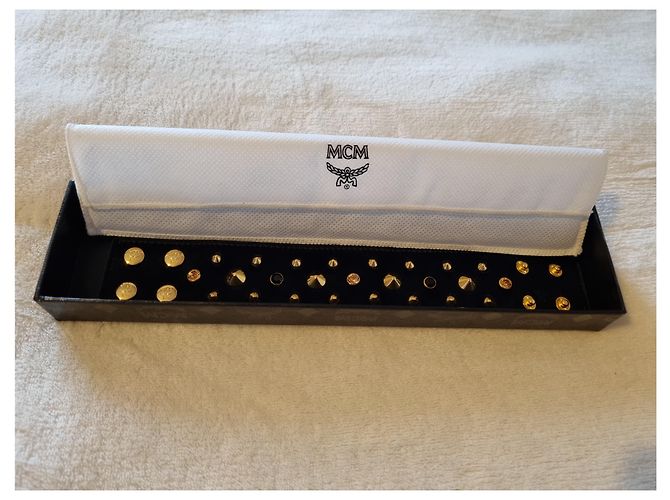 Pulseira de punho de couro com prisioneiro dourado Swarovski de cabelo de bezerro preto MCM - vista 8