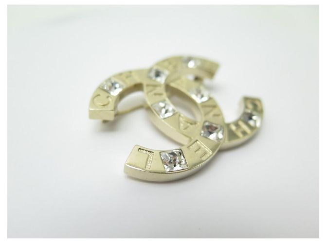 NUOVA SPILLA CHANEL LOGO CC E STRASS IN METALLO DORATO NUOVA SPILLA GIOIELLO DORATA - vista 2