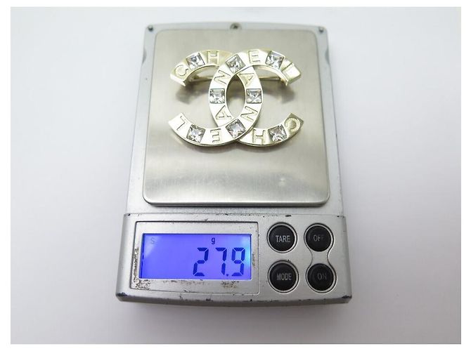 NUOVA SPILLA CHANEL LOGO CC E STRASS IN METALLO DORATO NUOVA SPILLA GIOIELLO DORATA - vista 5
