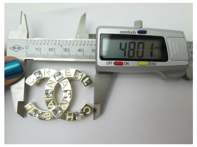NUOVA SPILLA CHANEL LOGO CC E STRASS IN METALLO DORATO NUOVA SPILLA GIOIELLO DORATA - vista 6