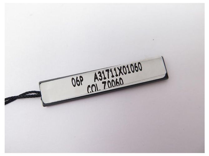NEU CHANEL BROSCHE MEDAILLON KOKOSNUSSPROFIL CC LOGO ANHÄNGERBOX NEUE BROSCHE Silber - Ansicht 10