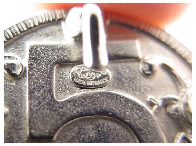 NEU CHANEL BROSCHE MEDAILLON KOKOSNUSSPROFIL CC LOGO ANHÄNGERBOX NEUE BROSCHE Silber - Ansicht 6